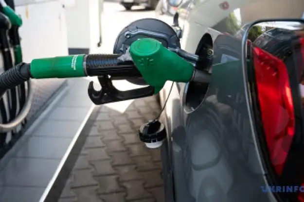 Аналіз цін на паливо в Польщі та Україні: прогнози