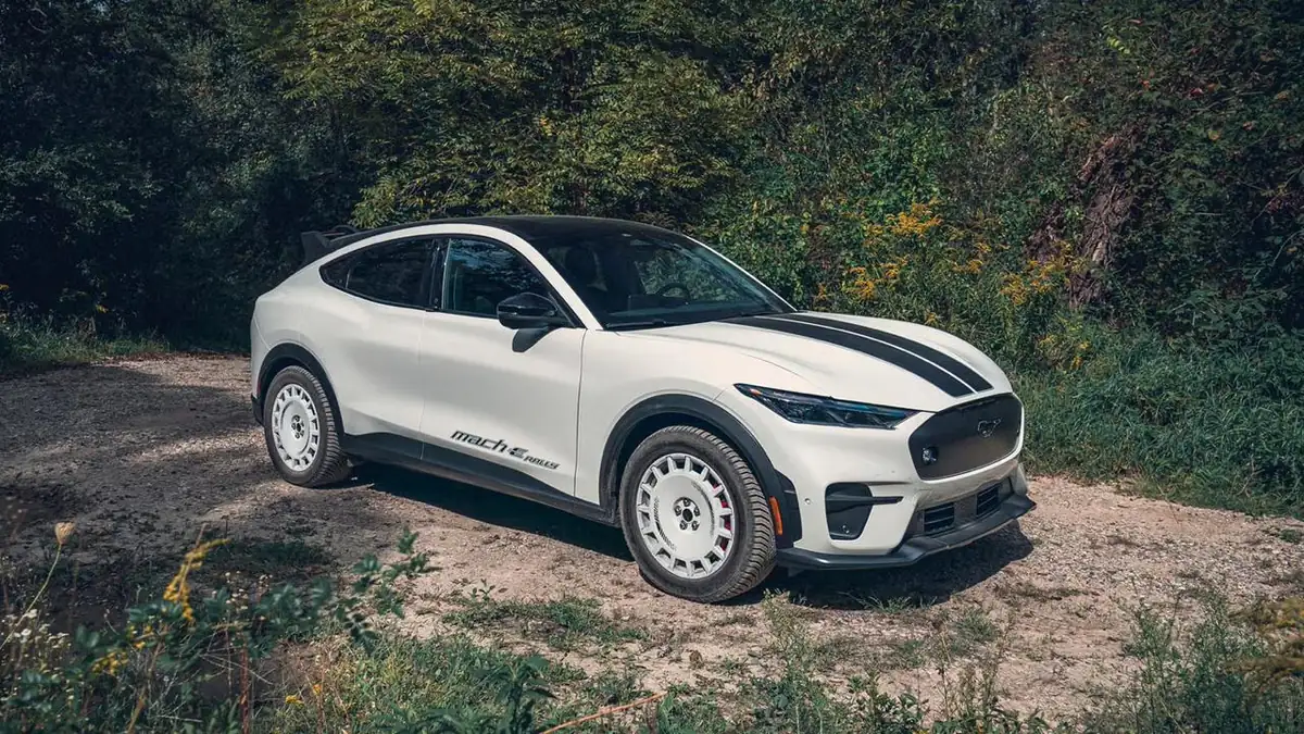 Ford запроваджує плату за передній багажник у Mustang Mach-E 2026